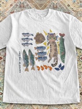 Gildan White Tee with Colorful Cat & Fish Graphic